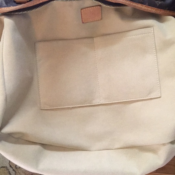 Louis Vuitton Estrela MM Crossbody - Picture 5 of 8